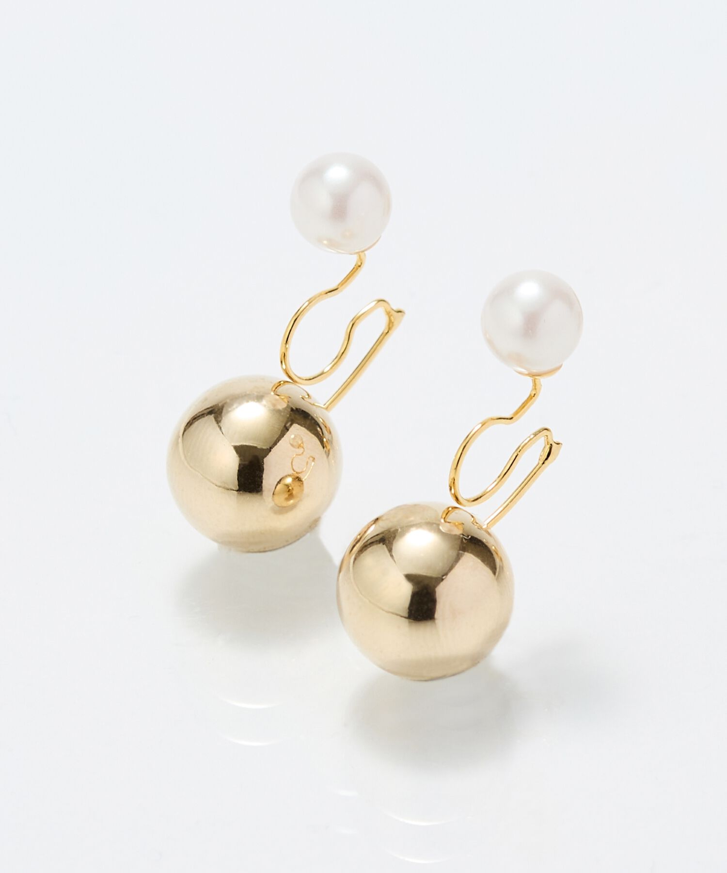 Phoebe「バックモチーフイヤリング　パール&times;メタル」|イヤリング|