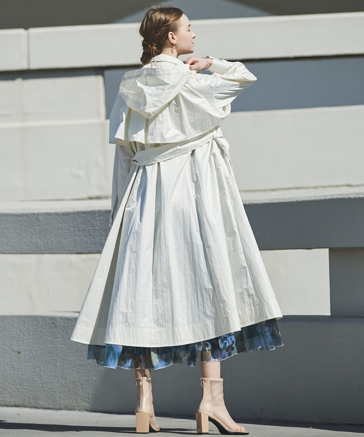 アンドクチュール「スタンドカラーフーデッドロングコート」|トレンチコート|