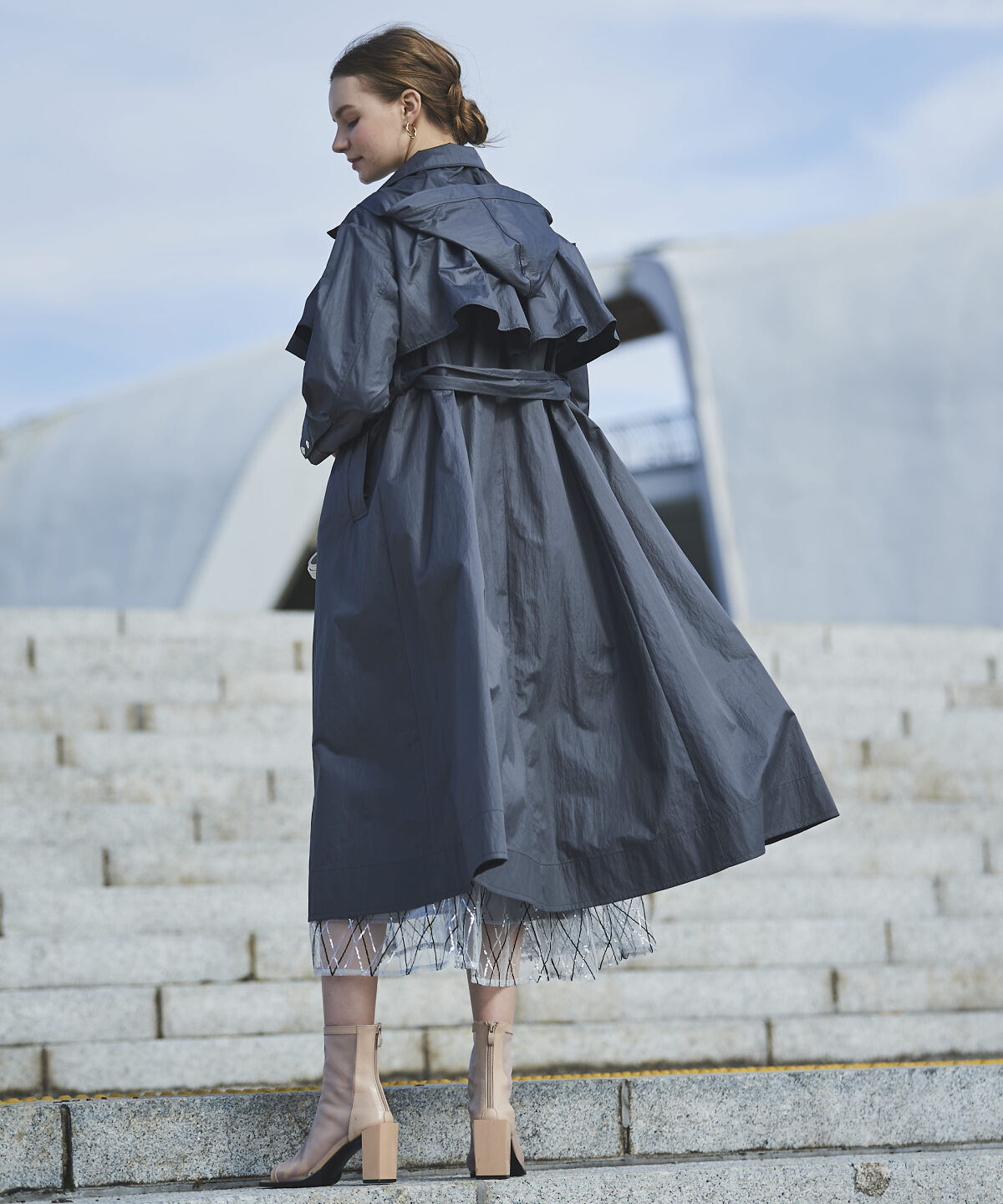 アンドクチュール「スタンドカラーフーデッドロングコート」|トレンチコート|