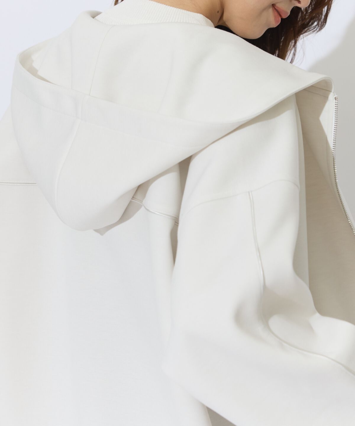 アンドクチュール「ダンボールポンチフーディーブルゾン」|ブルゾン・スタジャン|