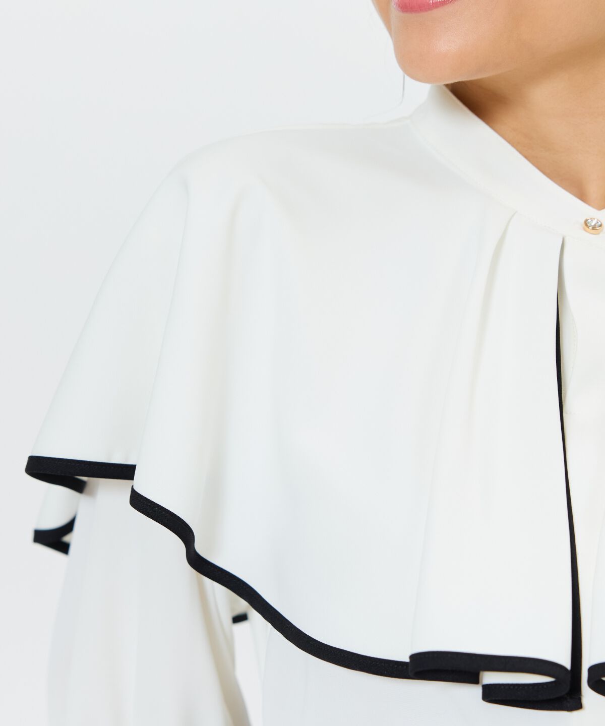 アンドクチュール「パイピングケープブラウス」|シャツ・ブラウス|