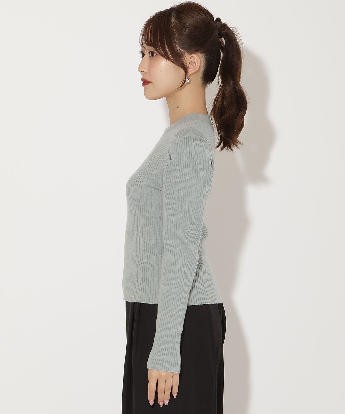 アンドクチュール「肩ギャザーハイネックリブニット」|ニット・セーター|