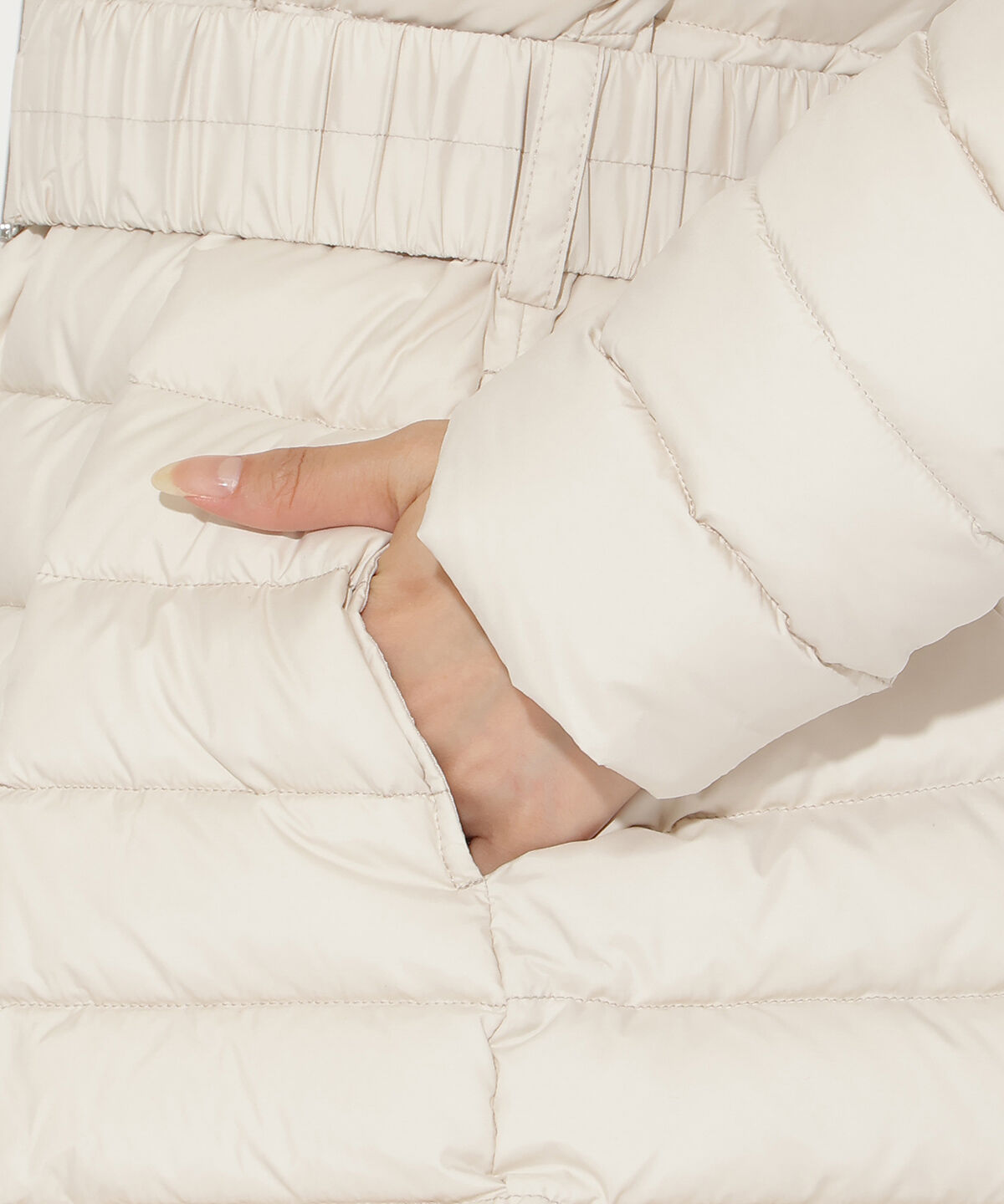 アンドクチュール「ベルト付きFOXファーミドル丈ダウン」|ダウン|