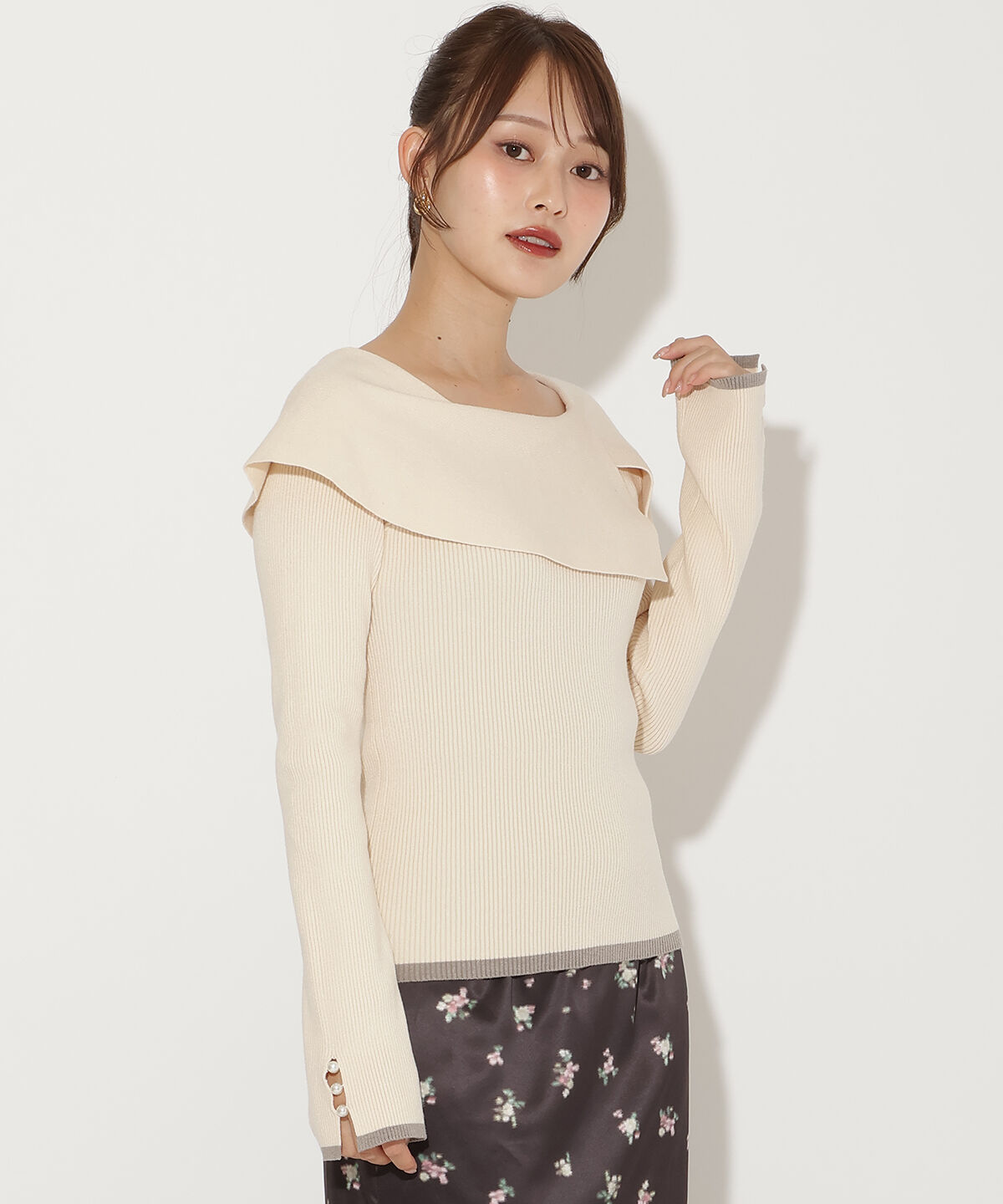 アンドクチュール「アシンメトリーカラーニットプルオーバー」|ニット・セーター|