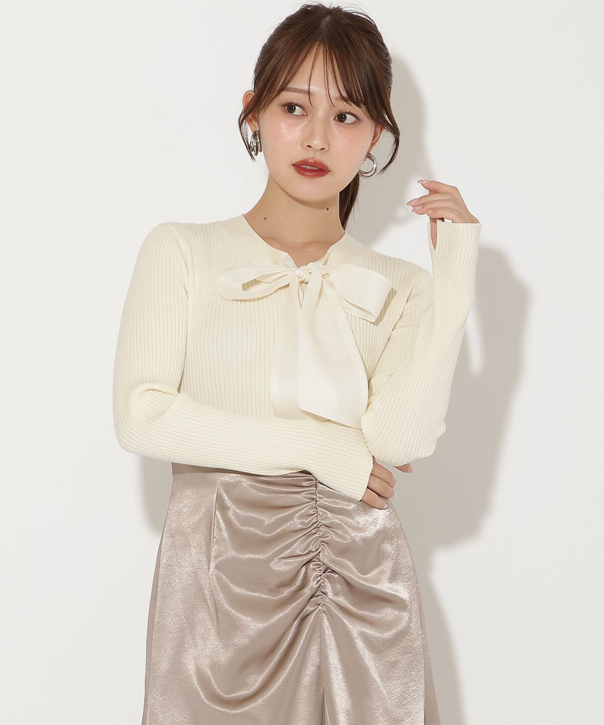 アンドクチュール「リボンボウタイ付きリブプルオーバー」|ニット・セーター|ﾗｲﾄﾍﾞｰｼﾞｭ