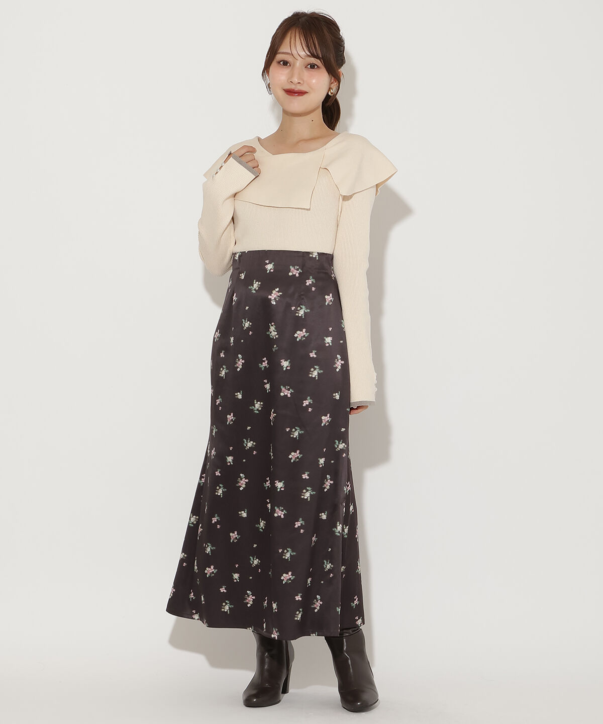 アンドクチュール「ブラーフラワープリントナロースカート」|タイト|茶系花柄