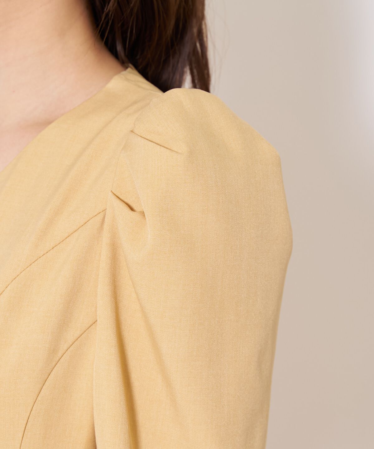 アンドクチュール「Vネックパフスリーブワンピース」|ワンピース|