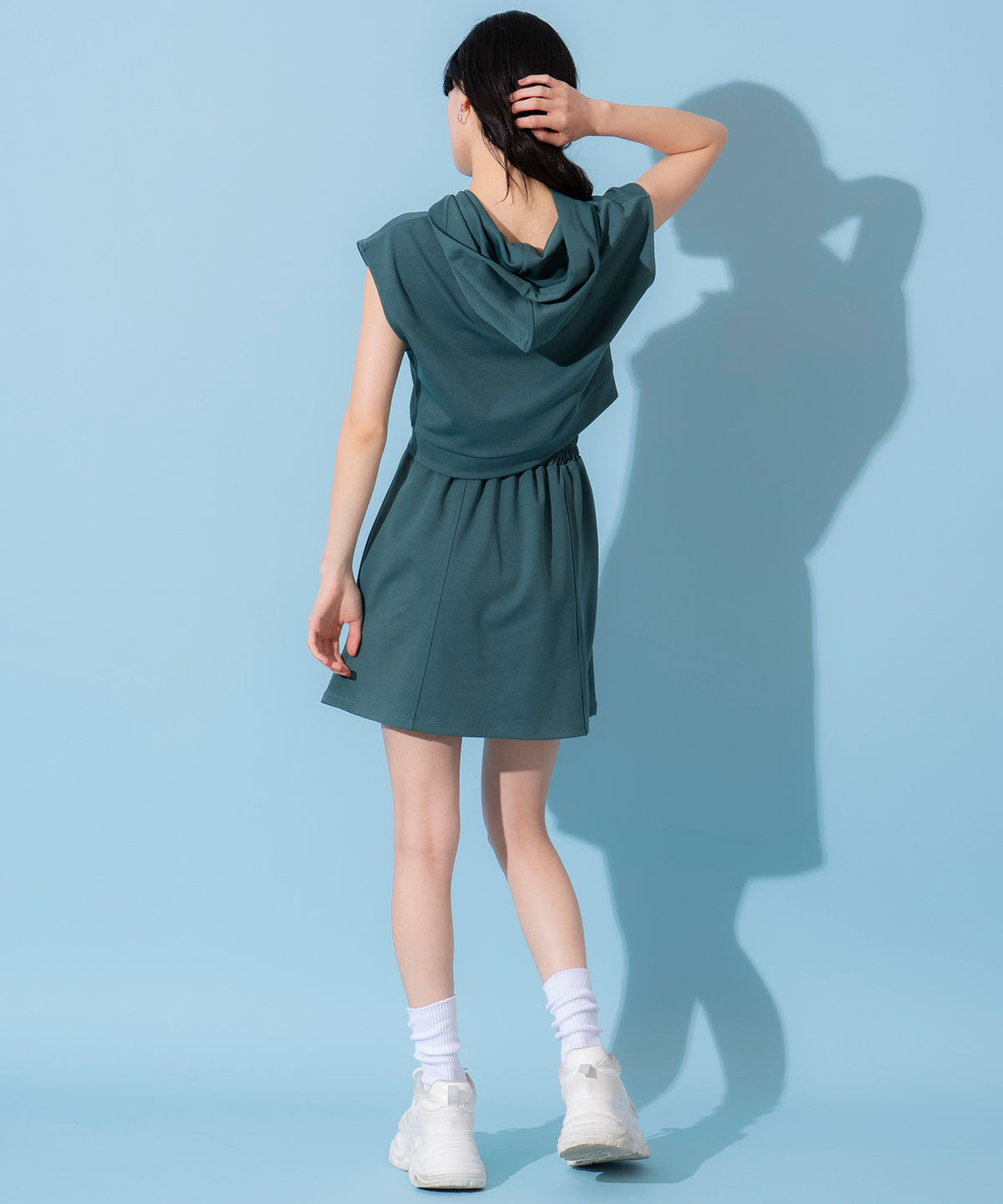 REDYAZEL「エンブレム刺繍フーディー&times;フレアスカートセットアップ」|ワンピース|