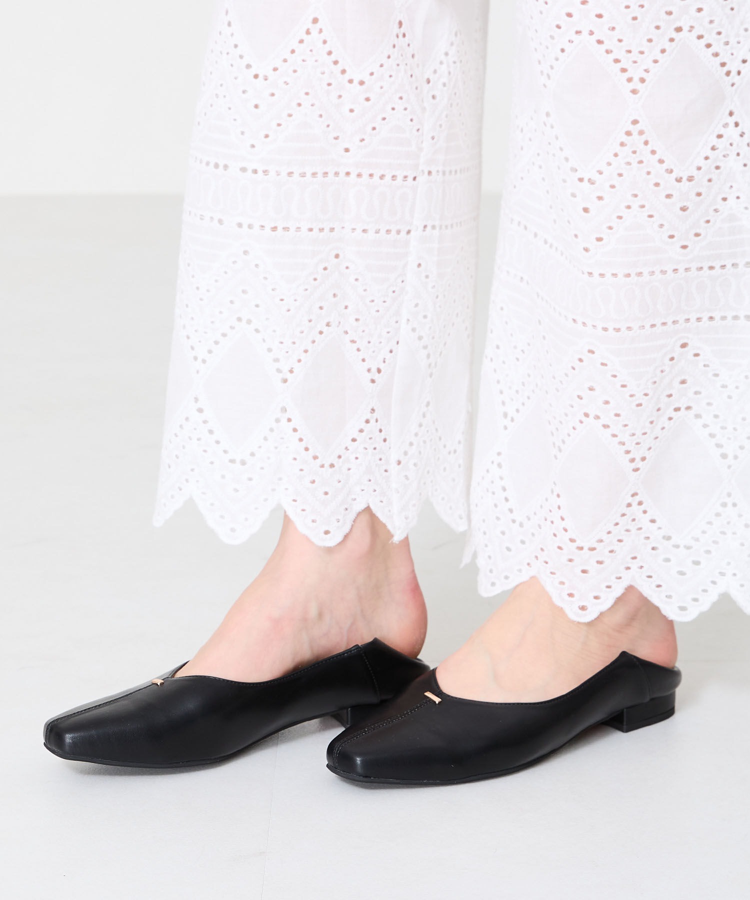 ORiental TRaffic「ゴールドパーツ Vカット バブーシュ /51112 パンプス 通勤靴 柔らかい」|パンプス|