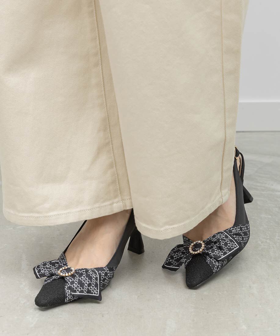  「モノグラムスカーフバックストラップパンプス」|パンプス|