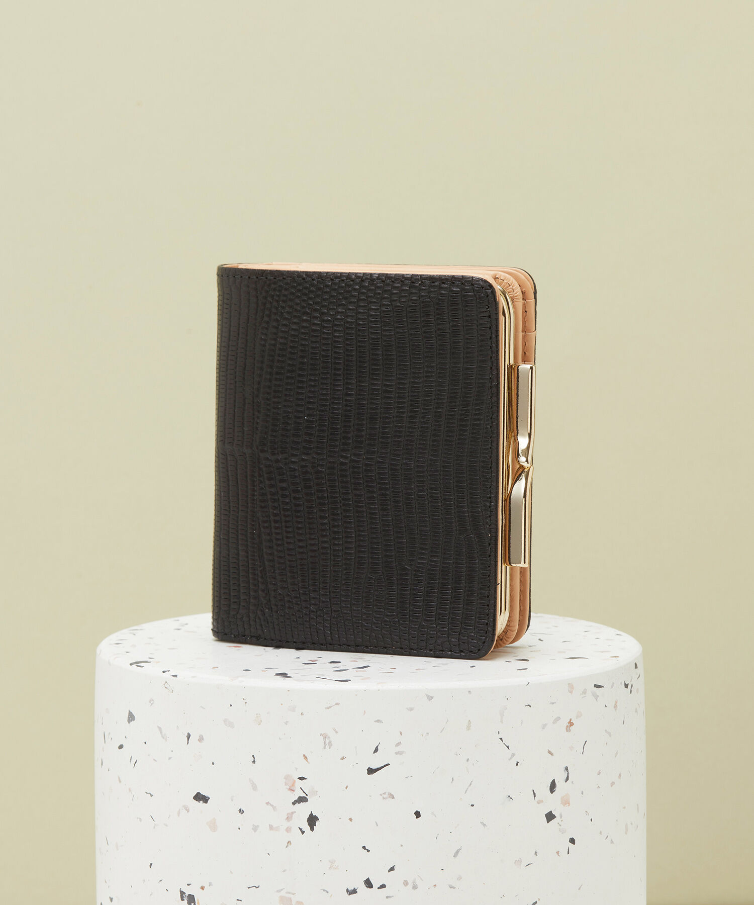 TOPKAPI 「イタリアンレザー・リザード型押し・がま口２つ折り財布 LUCIA[ルチア]」|財布|ブラック