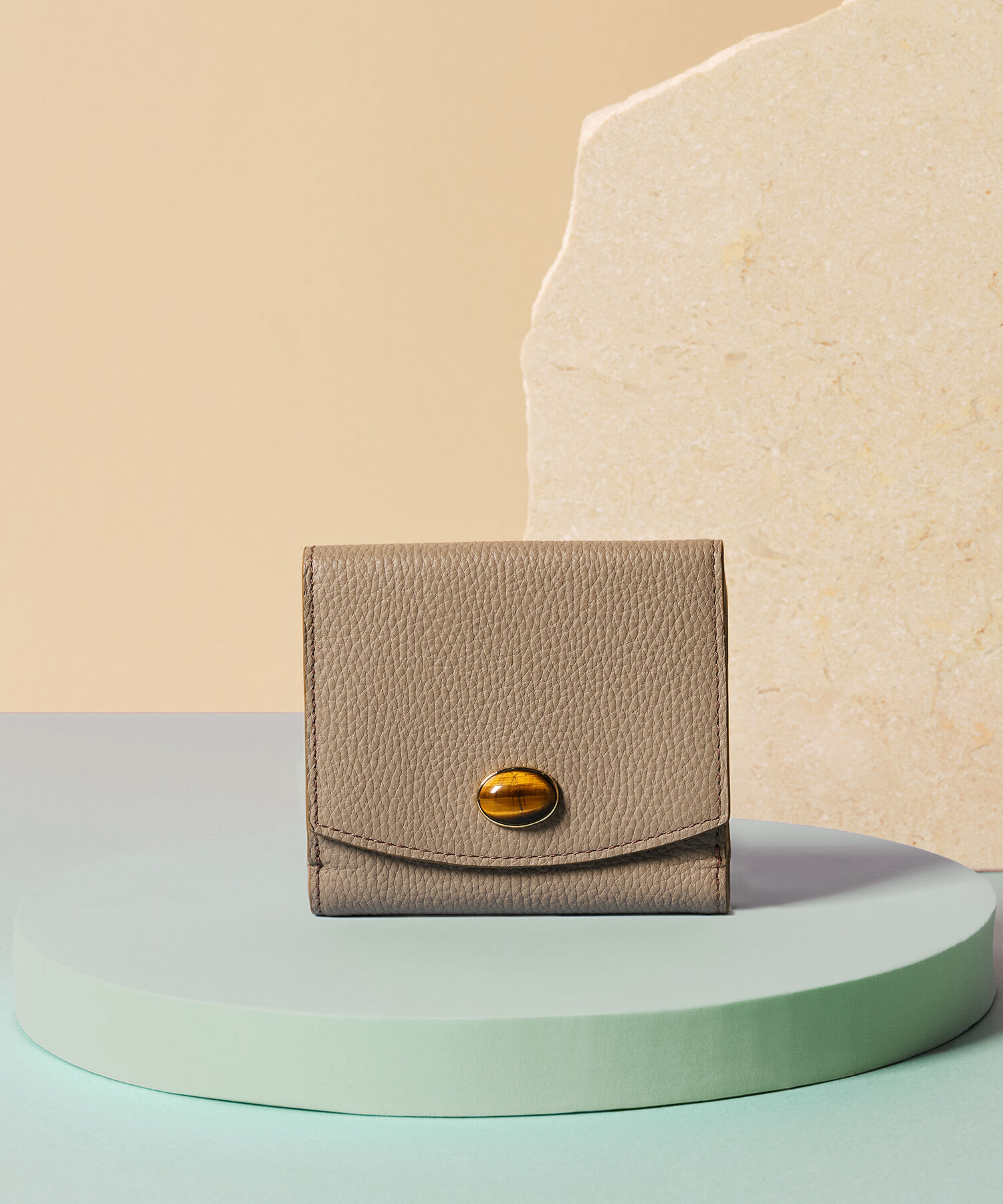 TOPKAPI 「【TOPKAPI】 gemdrops ジェムドロップ ミニエンボスレザー 天然石 二つ折り 財布 」|財布|ミディアムグレー