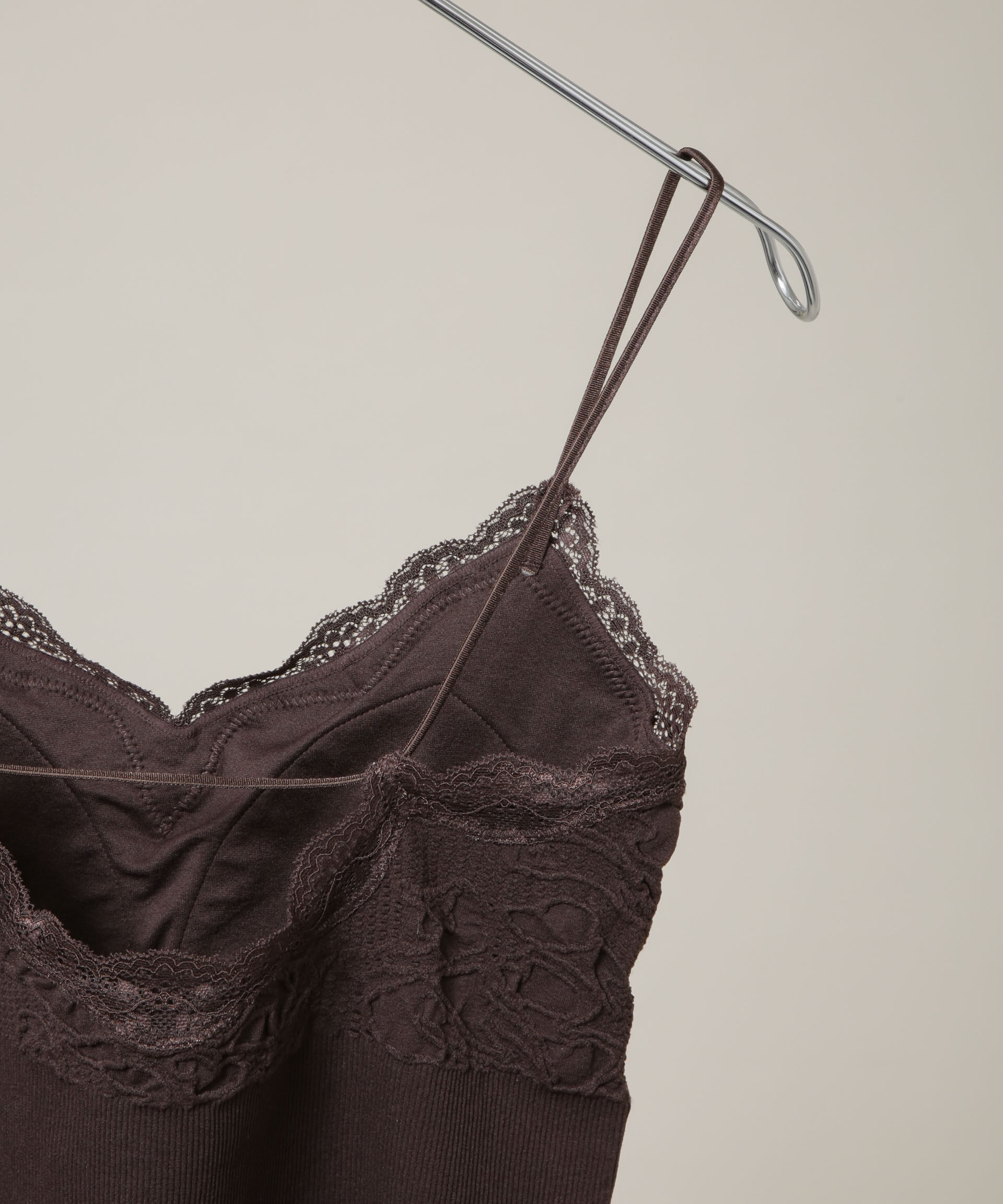 nano･universe「レースジャガードカップ付きキャミソール」|キャミソール|