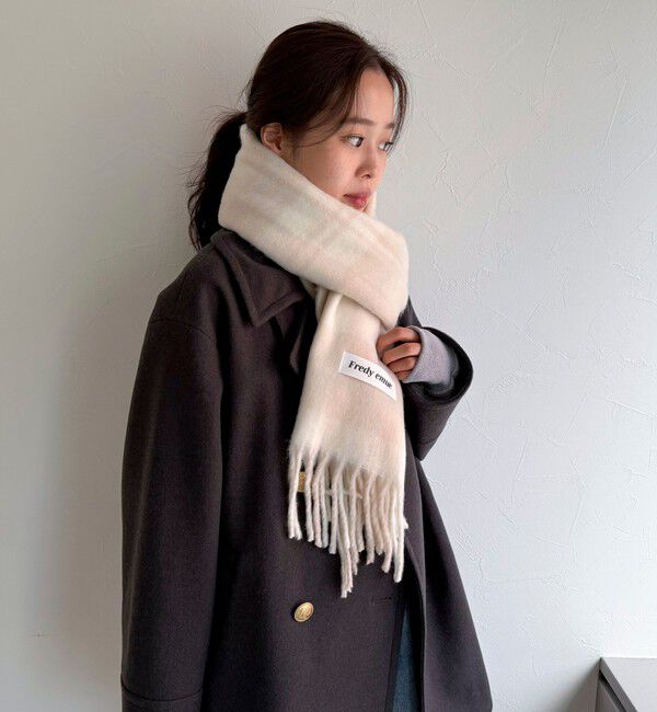 fredy emue「【秋冬の差し色に】ソフトタッチチェックマフラー 40」|マフラー|ホワイト系その他