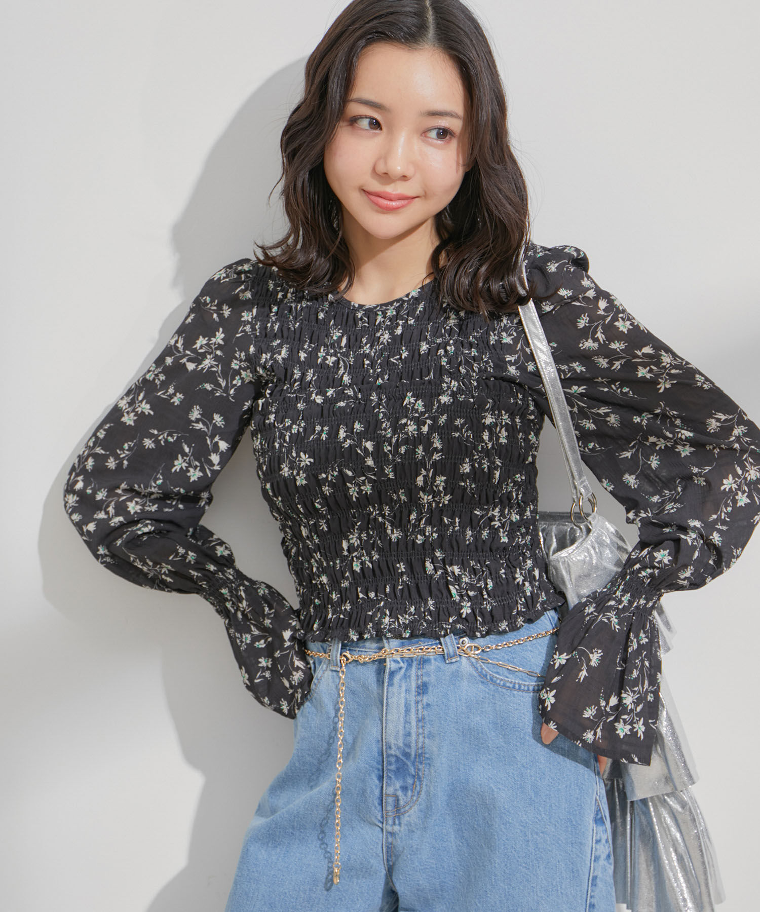 VIS「【セットアップ対応】花柄シャーリングブラウス」|シャツ・ブラウス|