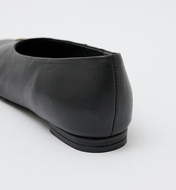 AU BANNISTER「メタルモチーフ フラットパンプス」|パンプス|