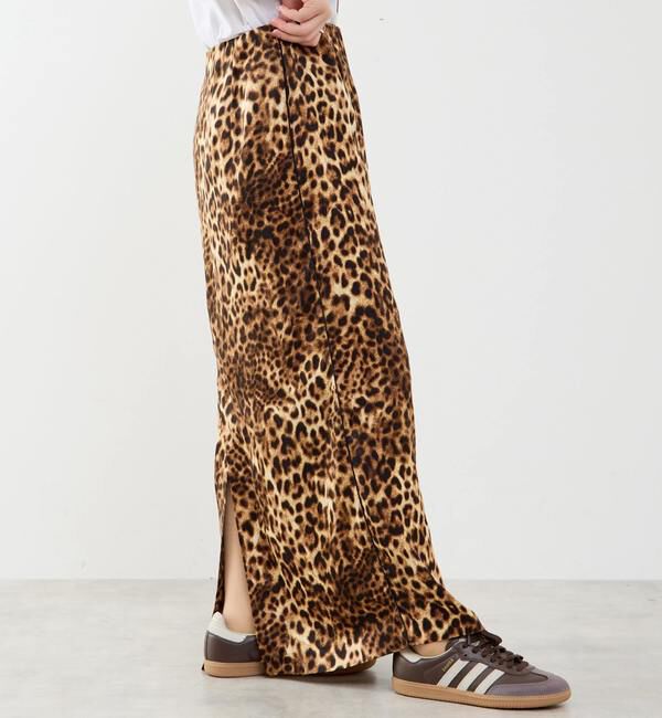 SOFFITTO「上品な光沢感のIラインスカート」|スカート|