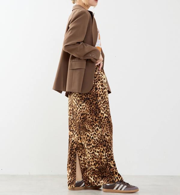 SOFFITTO「上品な光沢感のIラインスカート」|スカート|