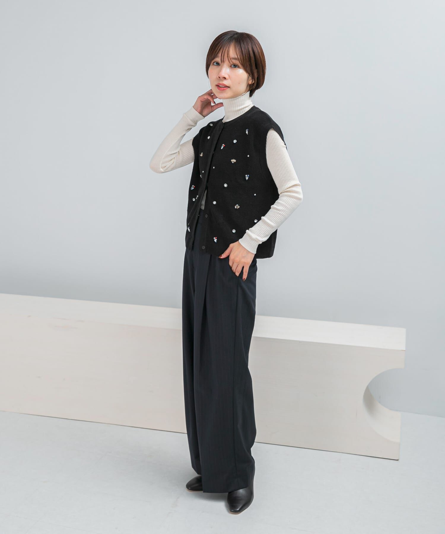 URBAN RESEARCH ROSSO「ビジューニットベスト」|ニット・セーター|