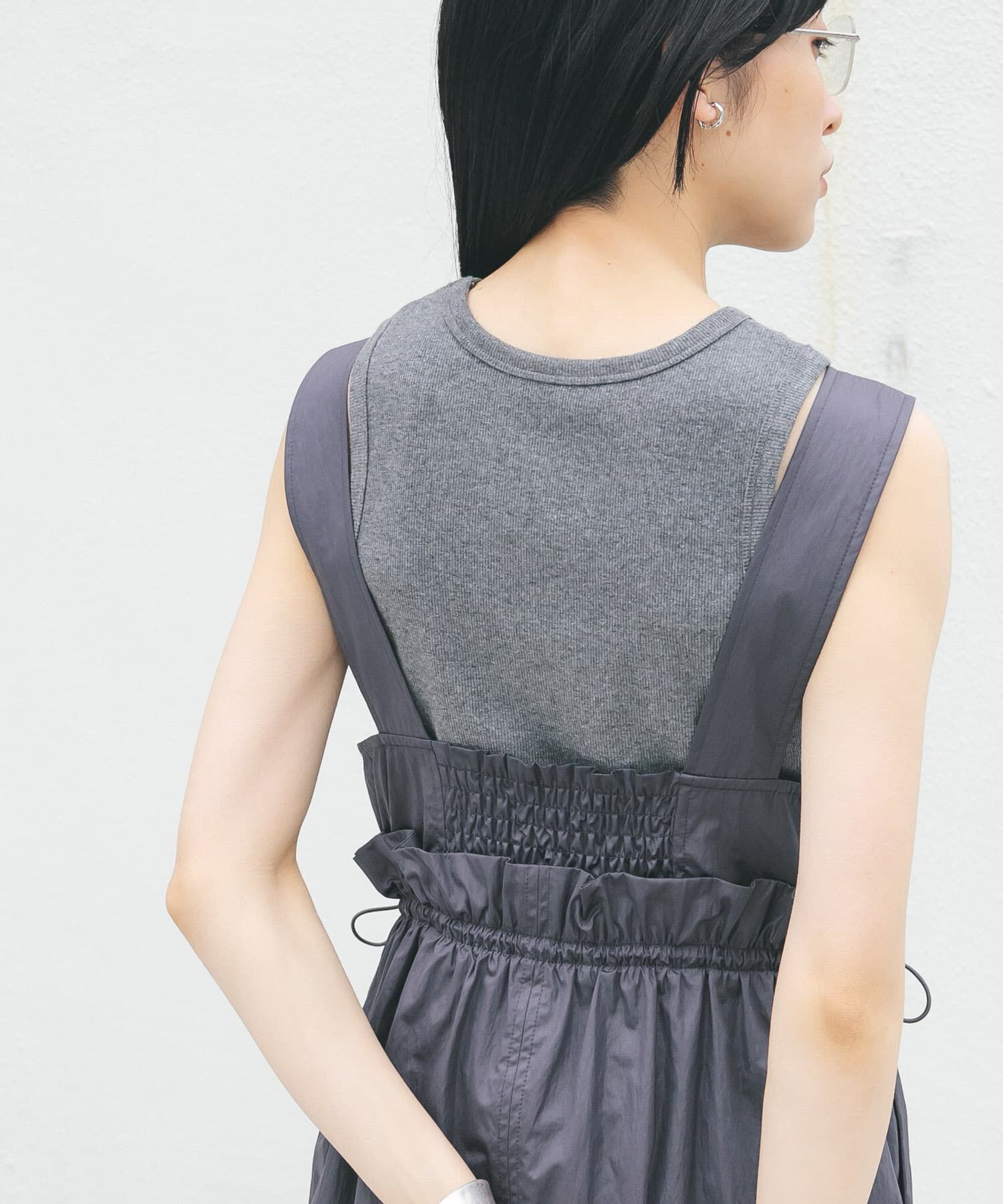  「クロップドタンクトップ」|タンクトップ|チャコールグレー