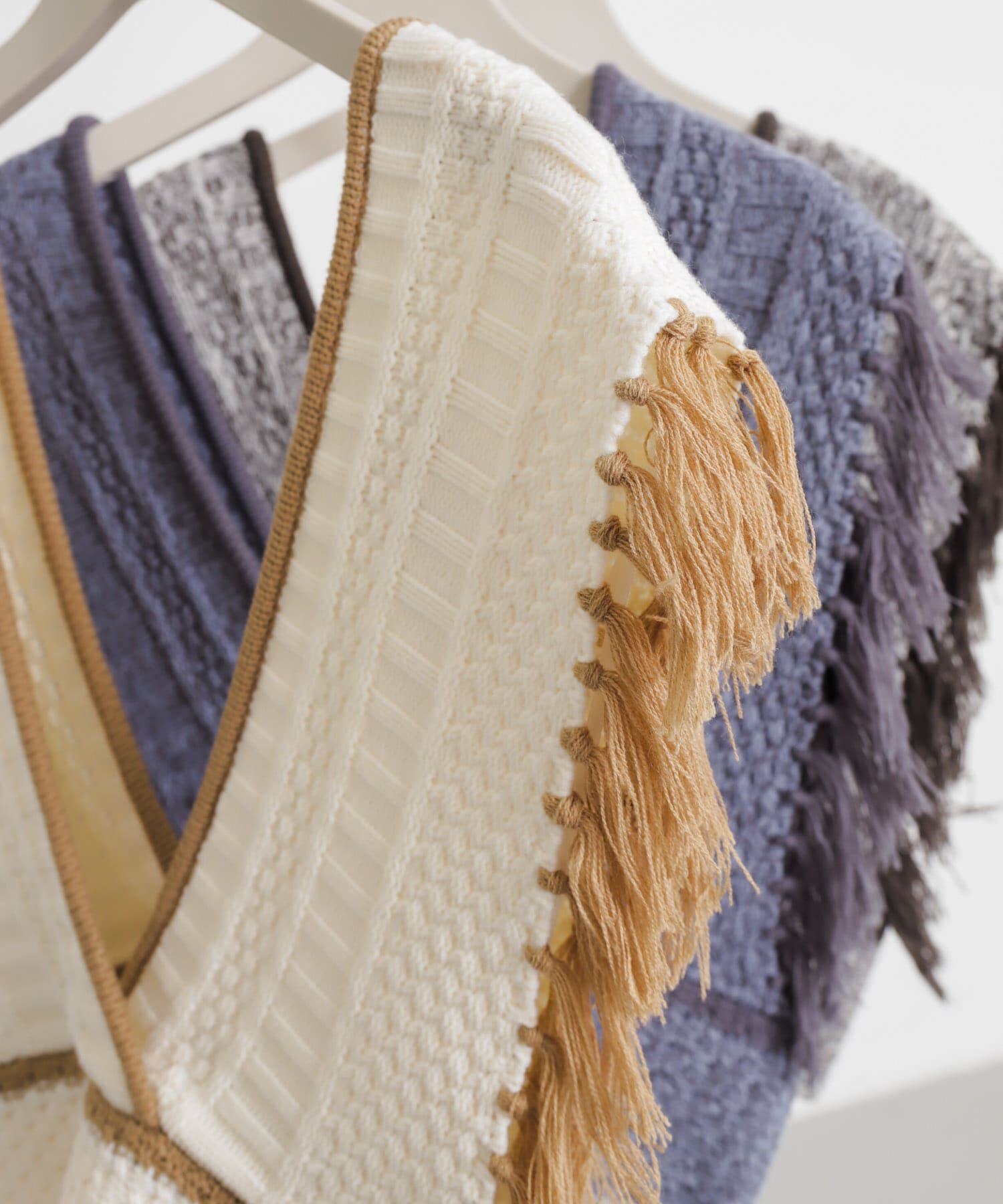 SENSE OF PLACE by URBAN RESEARCH「フリンジニットベスト」|ベスト・ジレ|