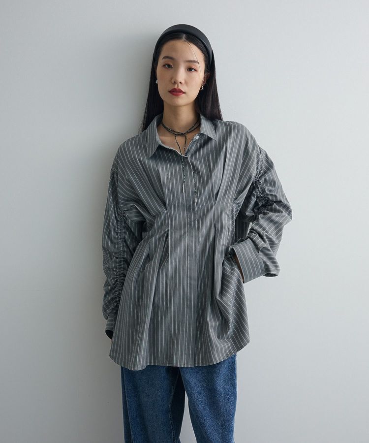 Green Parks「【WEB限定】ドロストシャーリングウエストタックシャツⅡ」|シャツ・ブラウス|Charcoal Gray