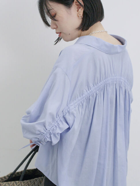 Samansa Mos2 blue「ショート丈シャーリングブラウス」|シャツ・ブラウス|サックスブルー