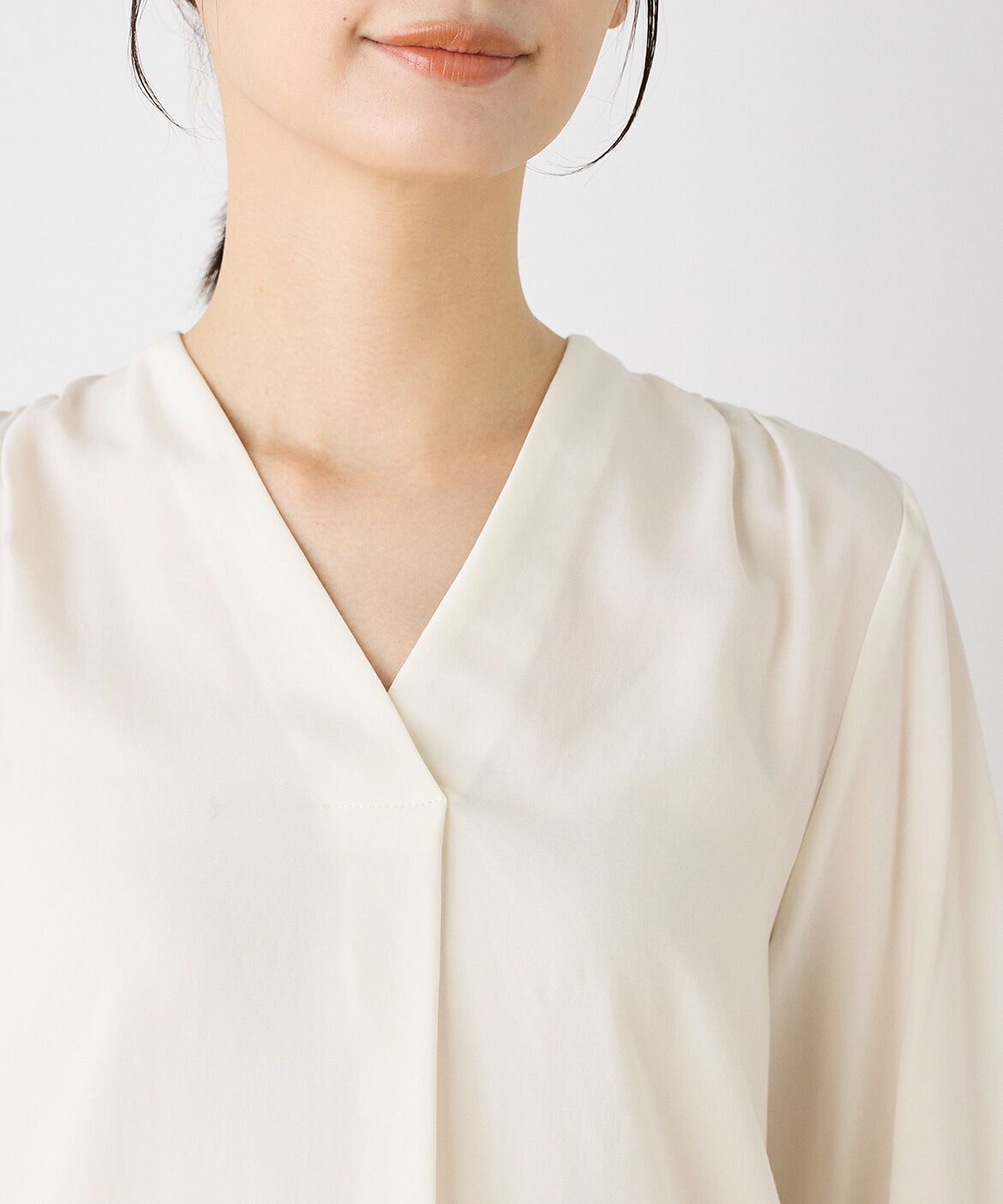INED「Vネックブラウス」|シャツ・ブラウス|