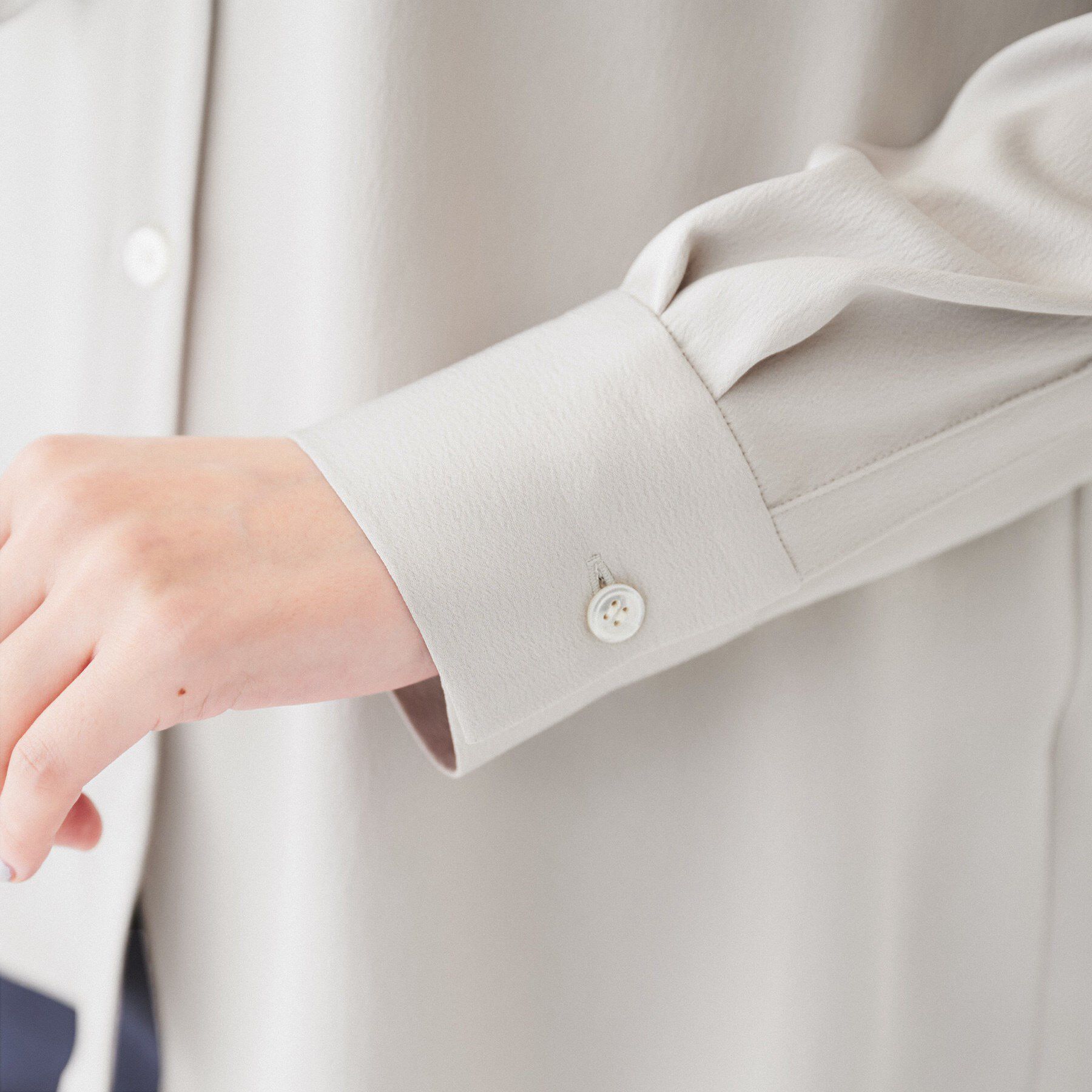 UNTITLED「【通勤】サテン ラッフル風ブラウス」|シャツ・ブラウス|