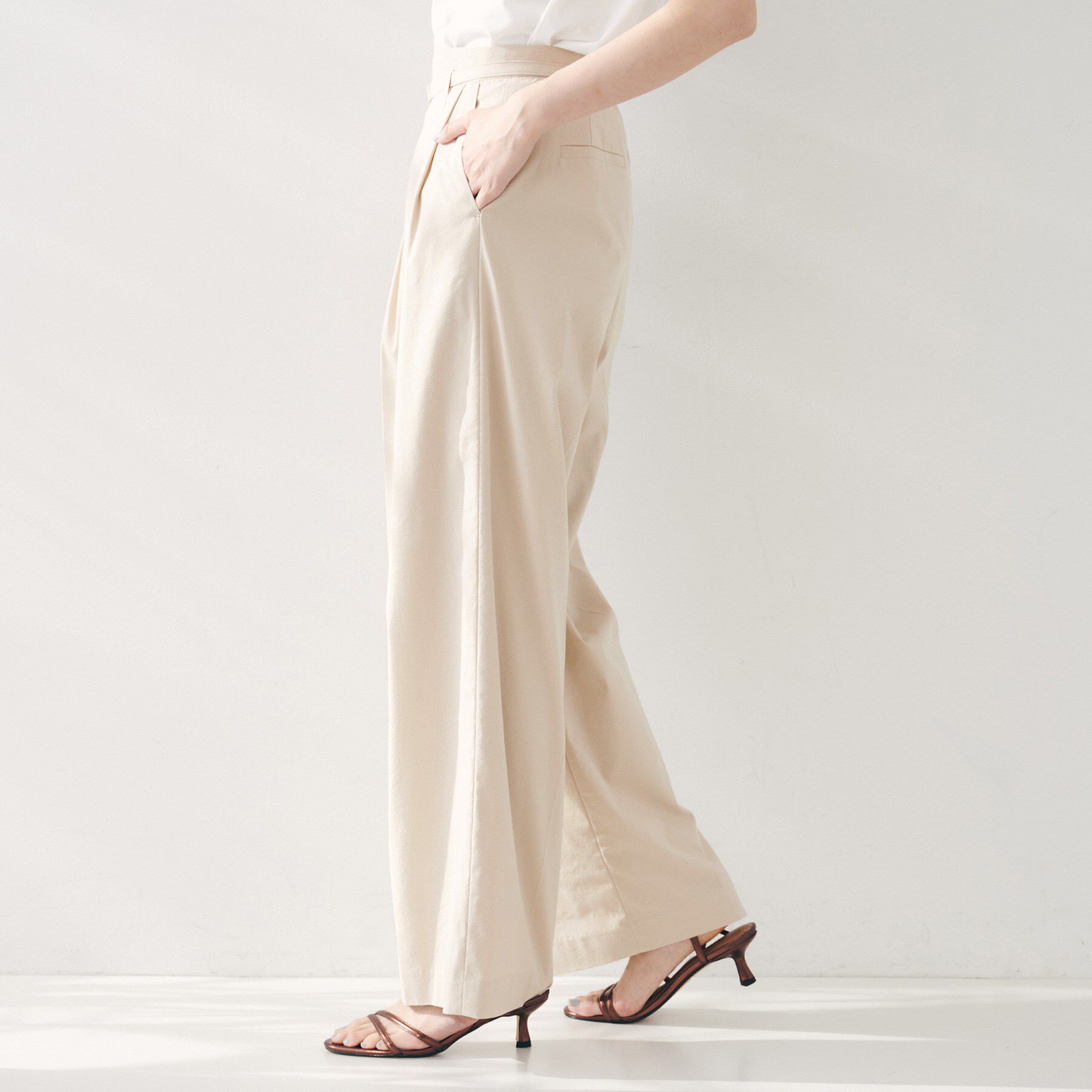 UNTITLED「【セットアップ可能／オンオフ】ラミー混 タックワイドパンツ」|その他|