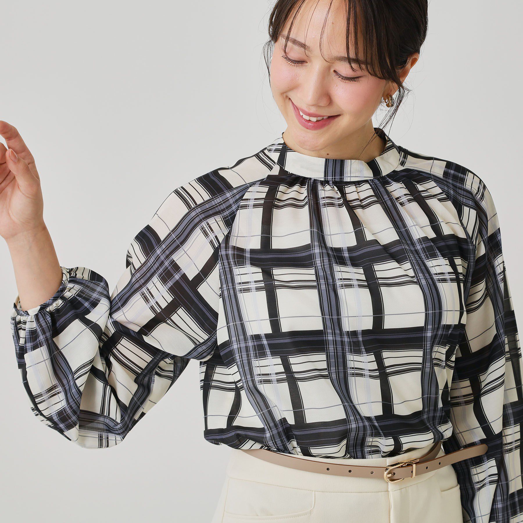 COUP DE CHANCE「【手洗い可／日本製】チェック柄ブラウス」|シャツ・ブラウス|チャコールグレー(3