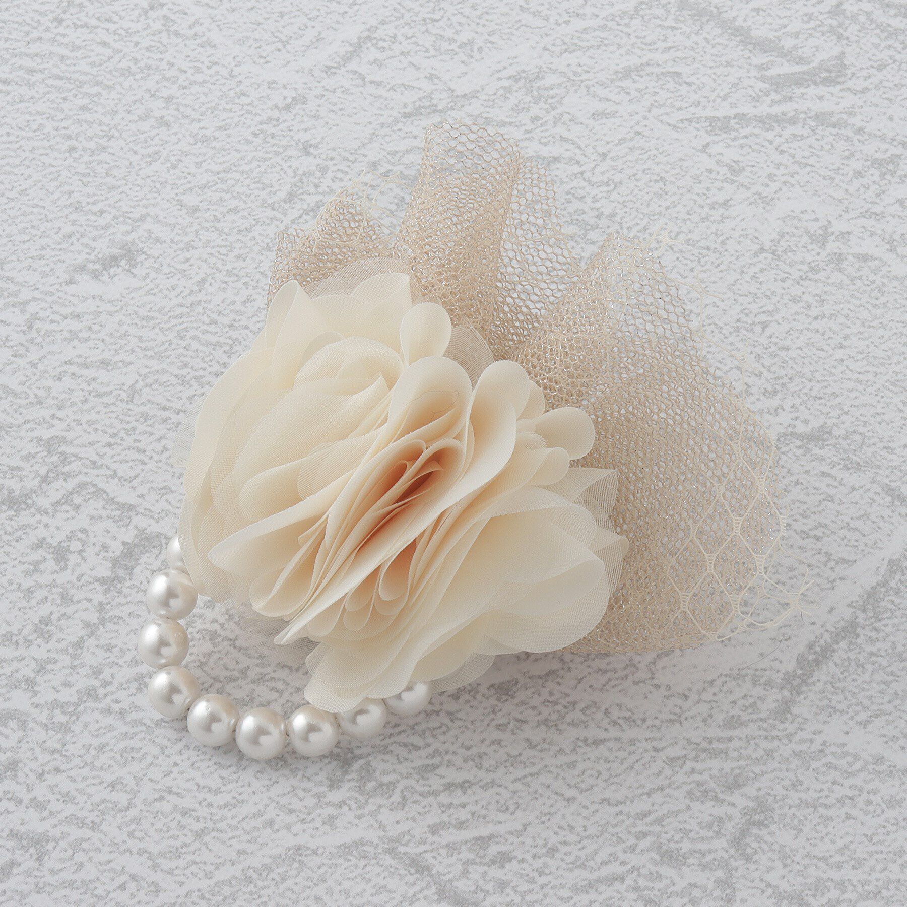 grove「【セレモニー】フラワーシフォンパール調コサージュ」|ブローチ・コサージュ|オフホワイト(003