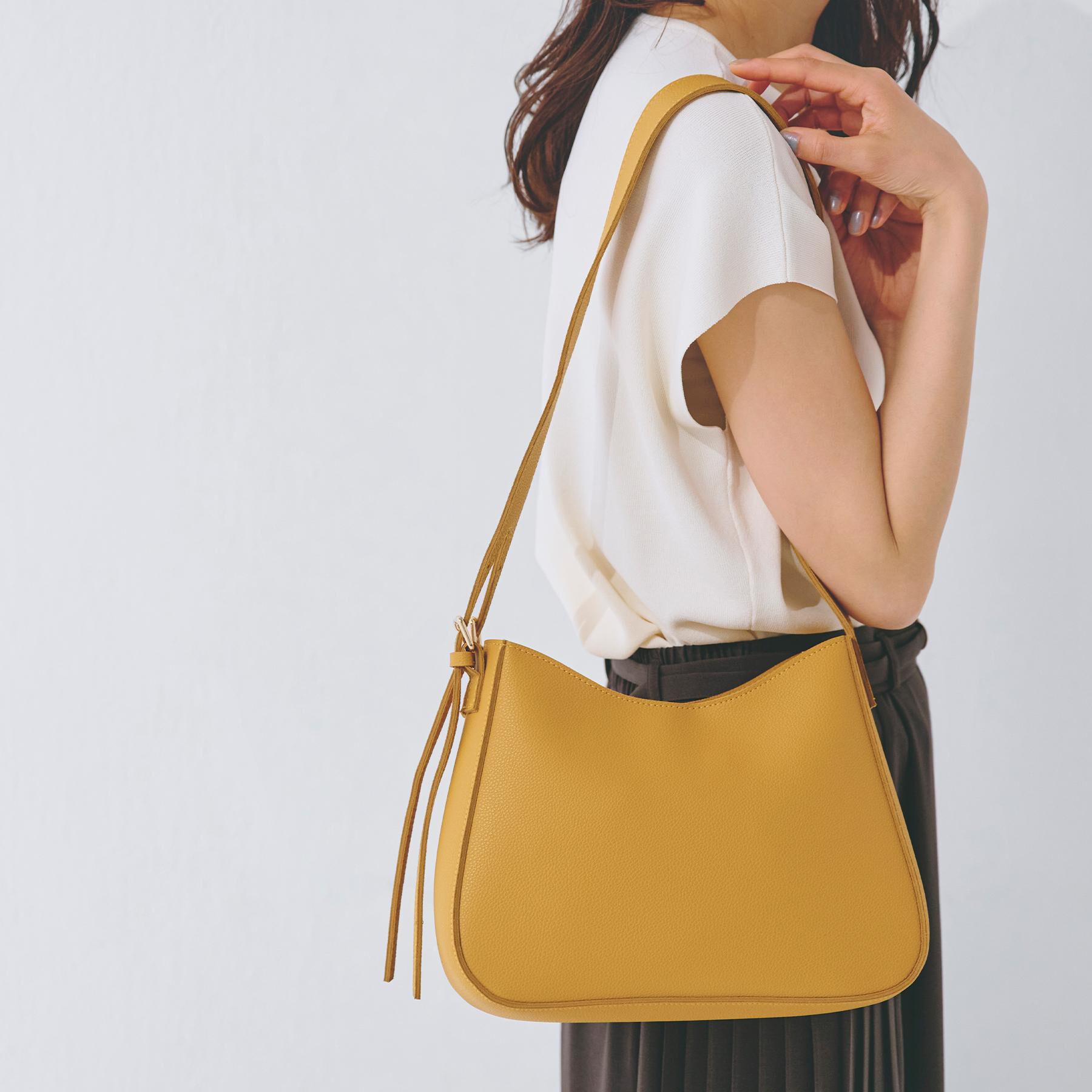 grove「ダブルバックルラウンドワイドショルダー」|ショルダー・メッセンジャー|マスタード(033)