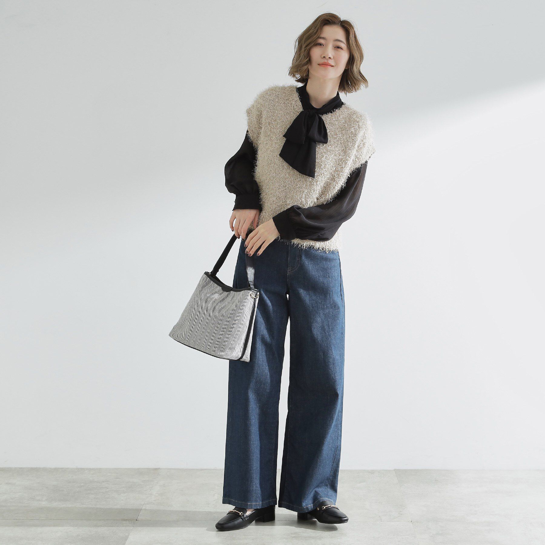 grove「夏の余韻と秋の気配をつなぐ　ラメフェザーニットベスト」|ニット・セーター|