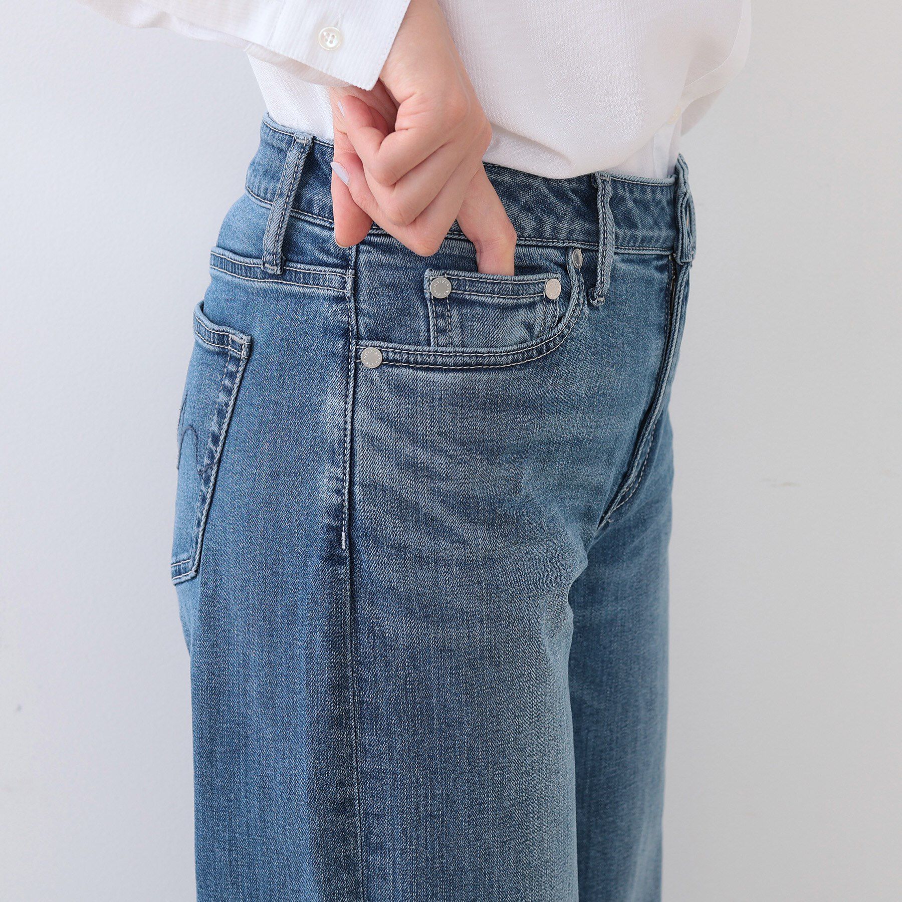 INDIVI「【褒められデニム】ワイドストレート デニムパンツ」|デニム|