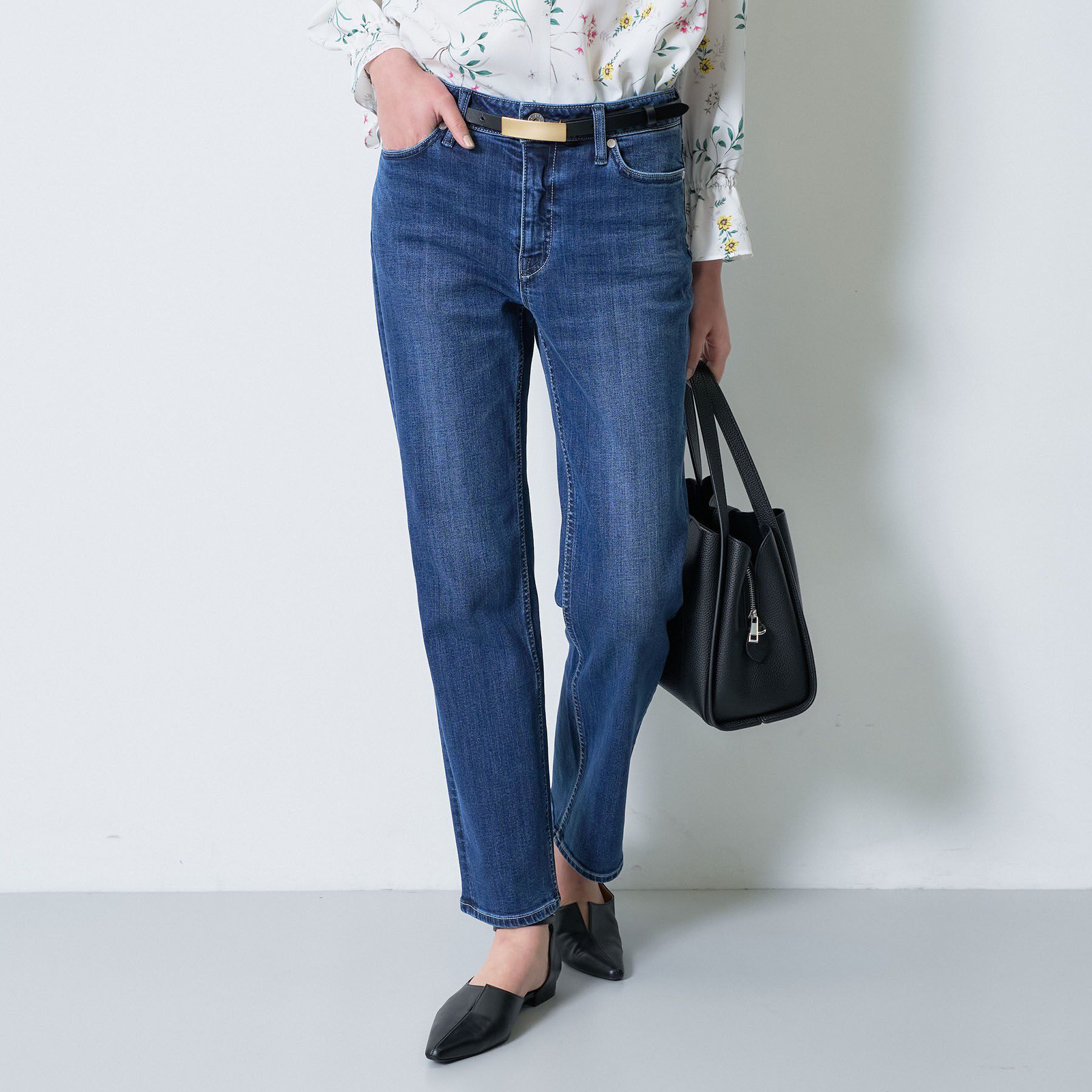 INDIVI「【春の新色登場！褒められデニム】スリムストレート デニムパンツ」|デニム|