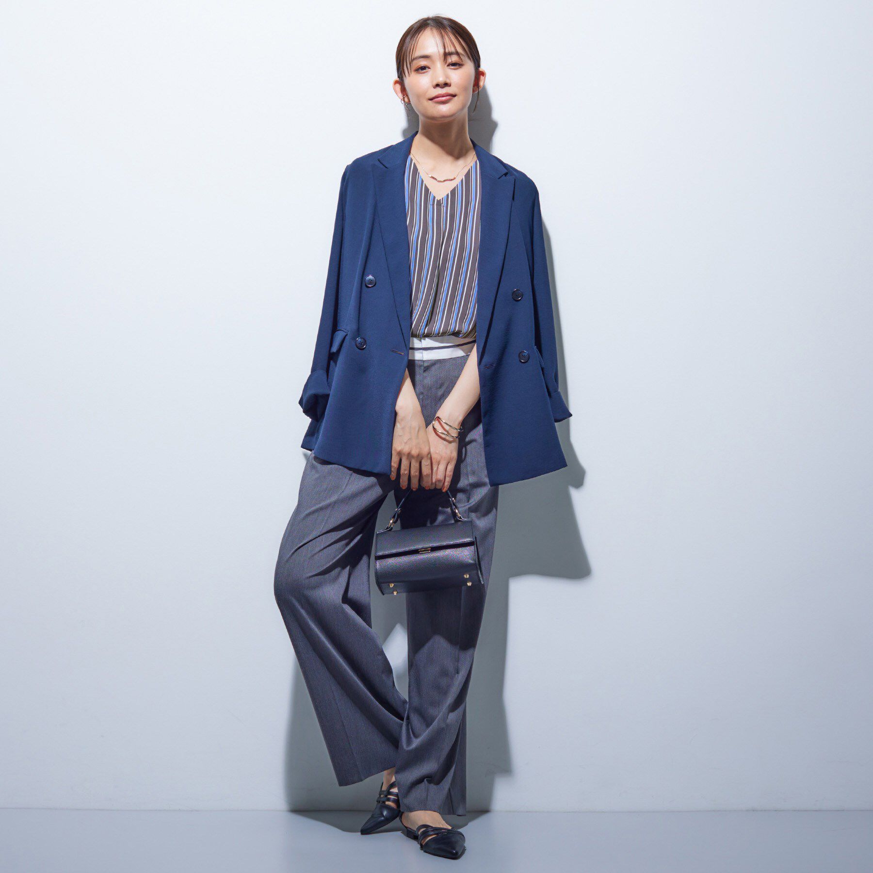 INDIVI「【洗える／通勤】無地＆マルチストライプ柄Vネックブラウス」|シャツ・ブラウス|