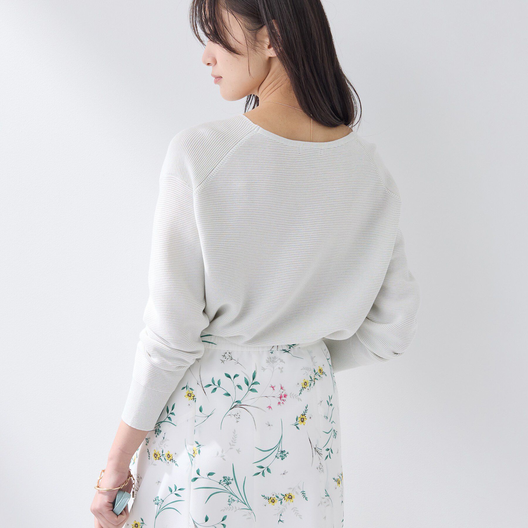 INDIVI「【洗える／軽量】きらめきVネックニット」|ニット・セーター|