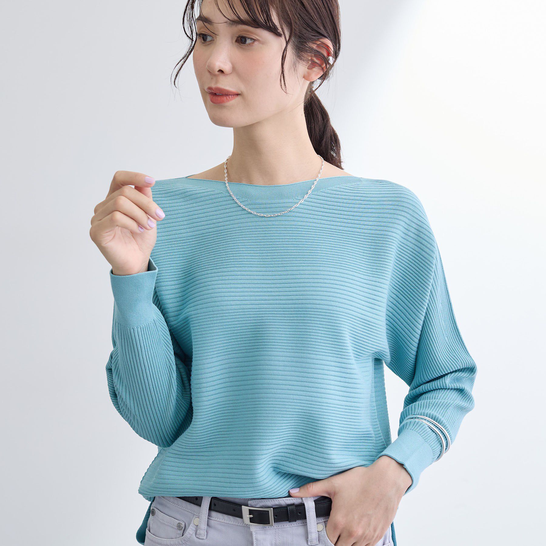 INDIVI「【洗える／キレイ色】体型カバー無縫製ニット」|ニット・セーター|ブルー(092)