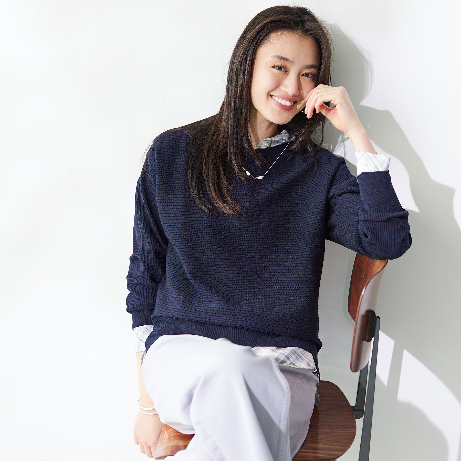 INDIVI「【洗える／キレイ色】体型カバー無縫製ニット」|ニット・セーター|ネイビー(094)