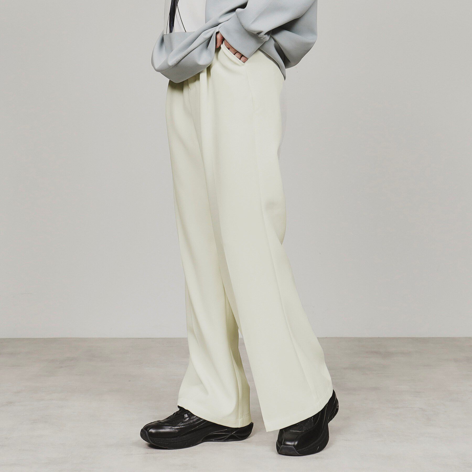 tk.TAKEO KIKUCHI「ダブルクロスフレアパンツ」|その他|オフホワイト(003