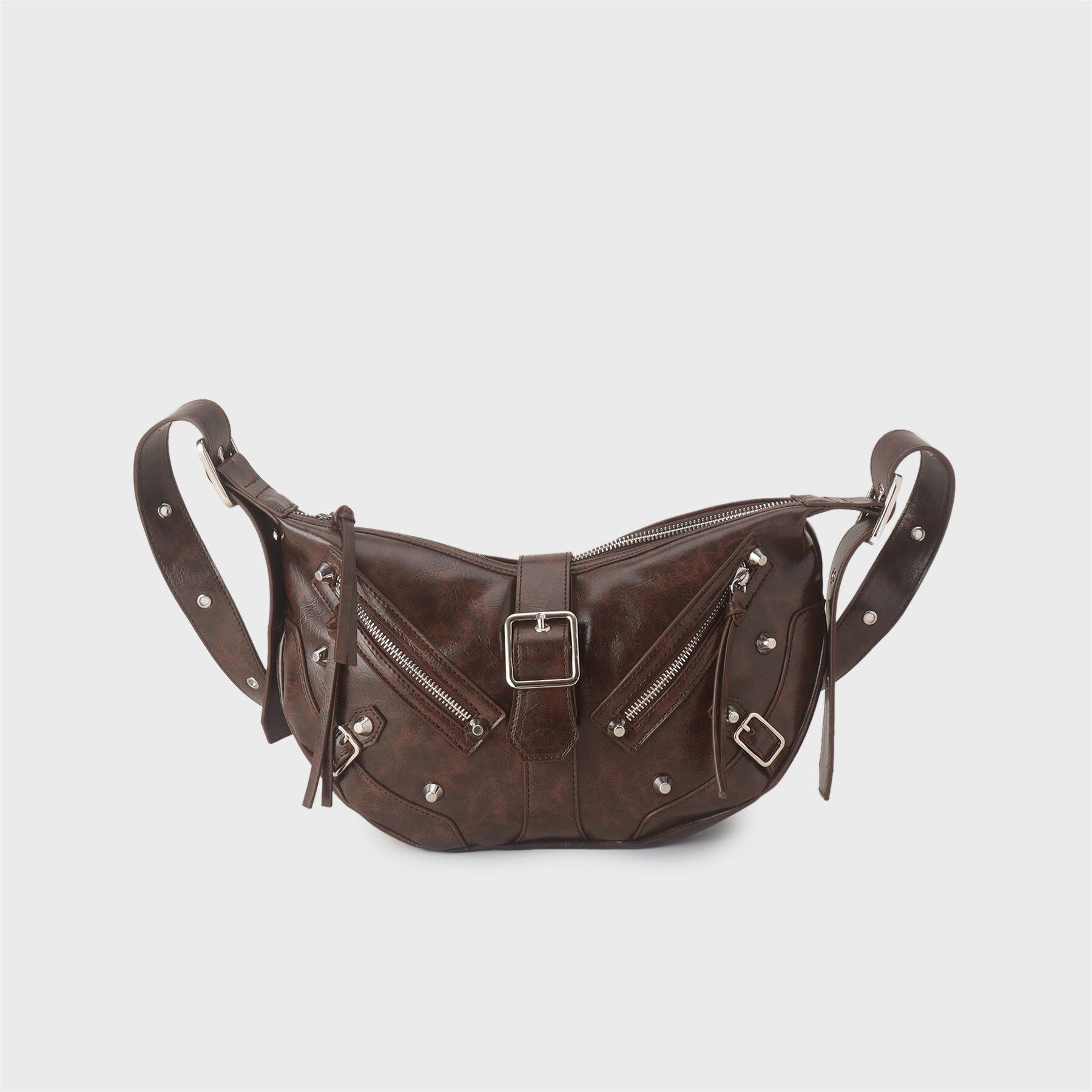 tk.TAKEO KIKUCHI「【FANCYシリーズ】スタッズクレセントショルダーバッグ」|ショルダー・メッセンジャー|ブラウン(044)