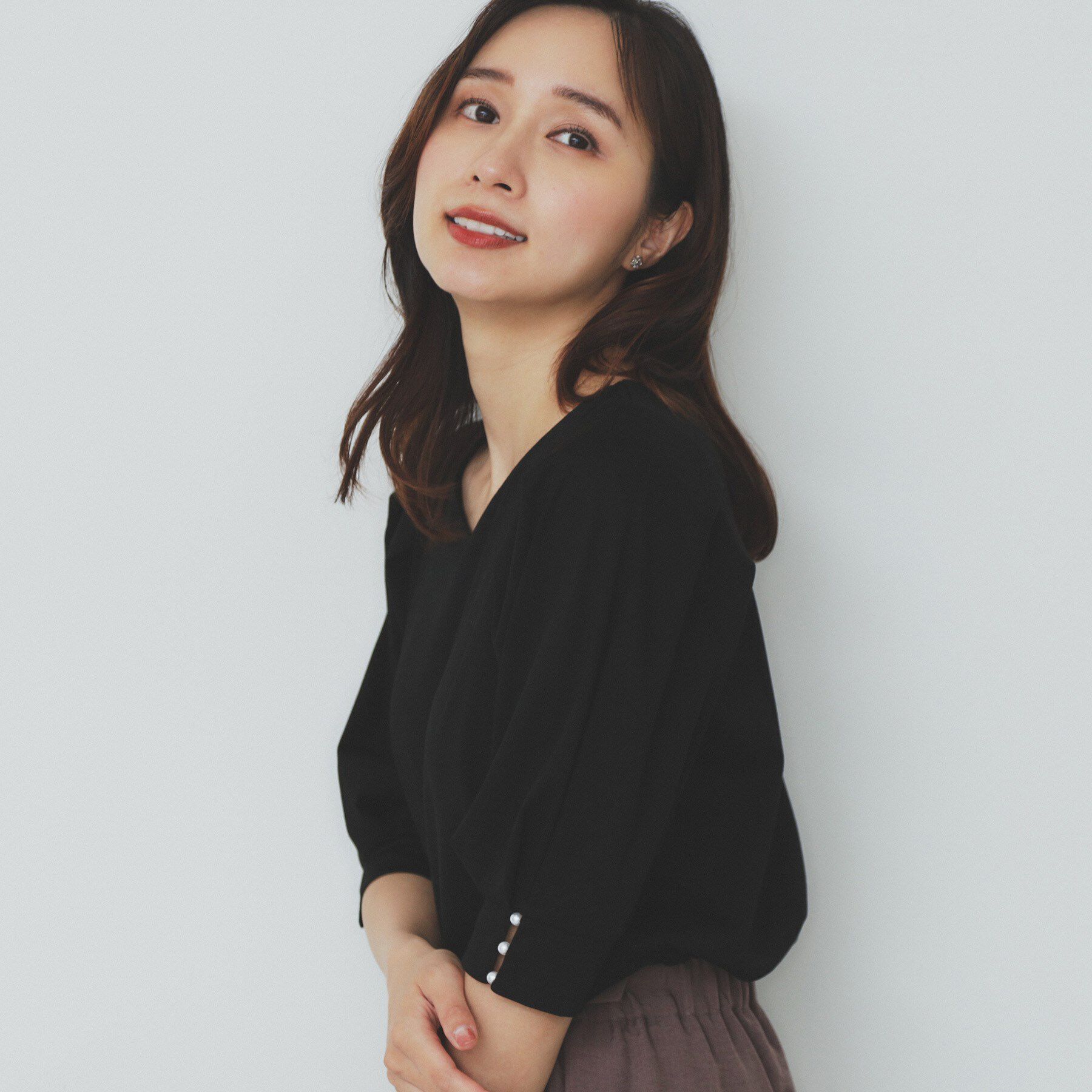 index「《5色展開》Vネックタックパフスリーブトップス【洗濯機洗い可/UVケア/接触冷感】」|Tシャツ・カットソー|