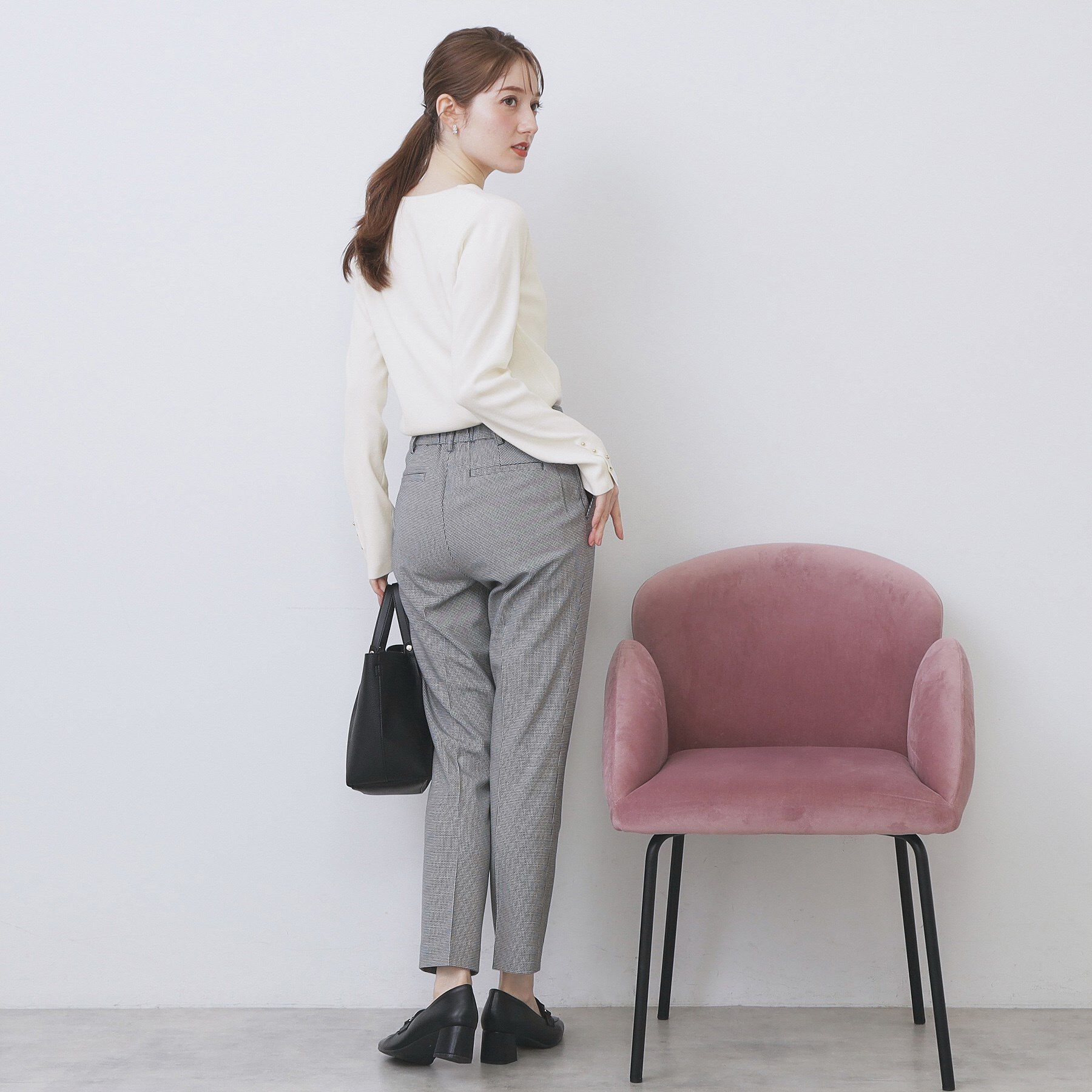 index「ゴールドボタンVネックニット【洗濯機OK】《6col》」|ニット・セーター|