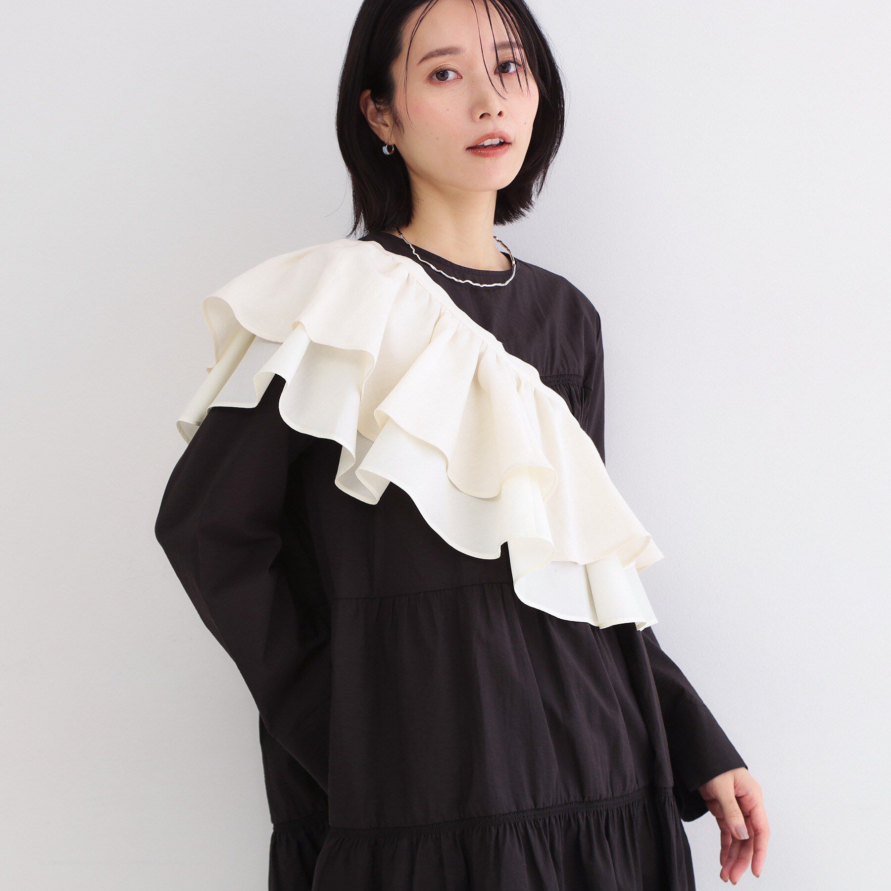 OPAQUE.CLIP「ラッフルフリルケープ【洗濯機OK】」|シャツ・ブラウス|アイボリー(004)