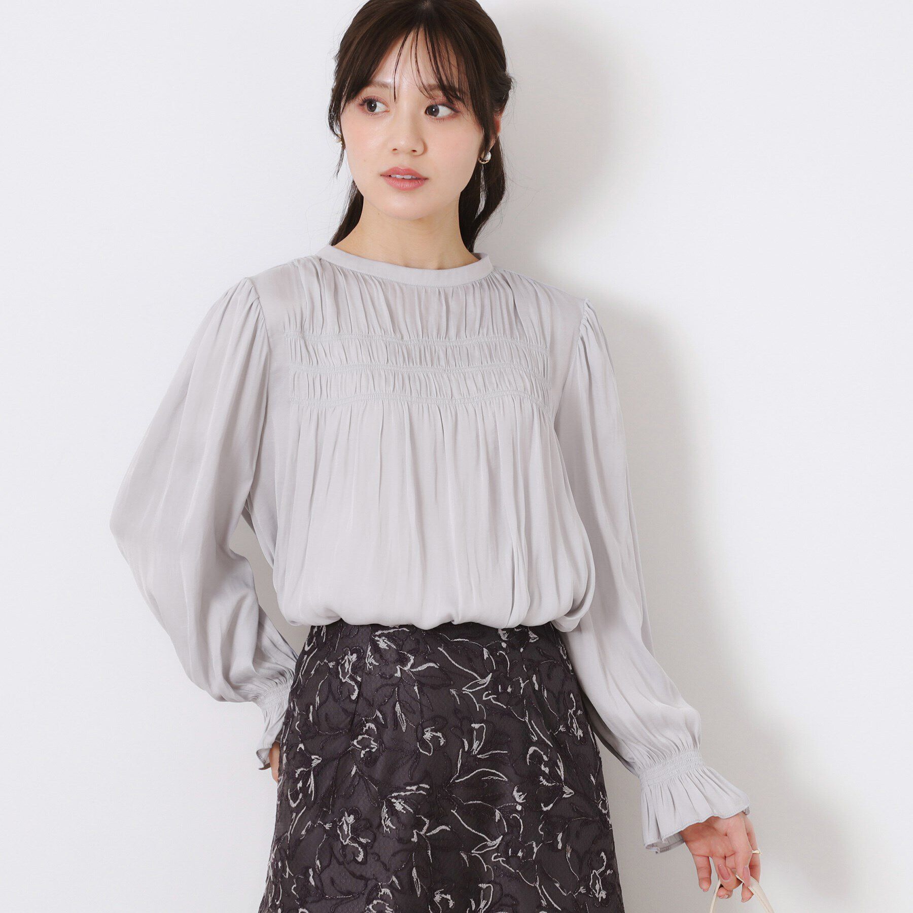 Couture broach「【通勤・大人可愛い】シャーリングギャザーブラウス」|シャツ・ブラウス|