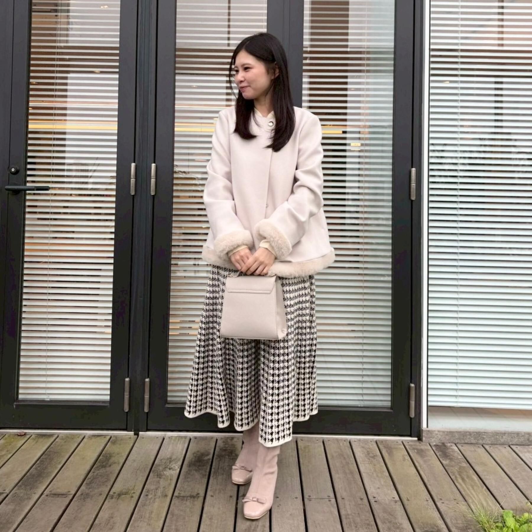 Couture broach「【大人レディ・フェイクファー取り外し可能】ケープ風ショートコート」|ノーカラーコート|