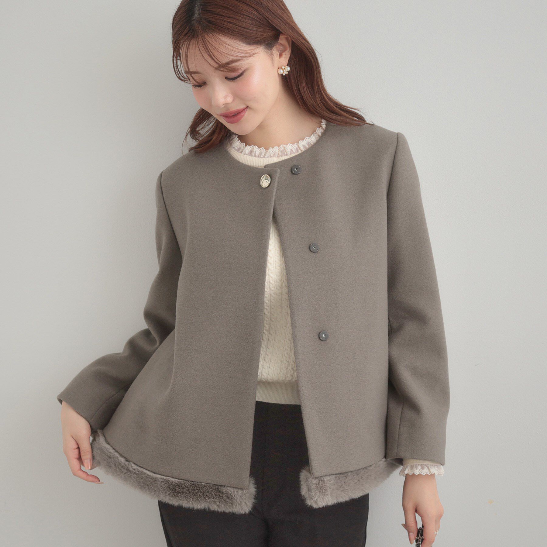 Couture broach「【大人レディ・フェイクファー取り外し可能】ケープ風ショートコート」|ノーカラーコート|