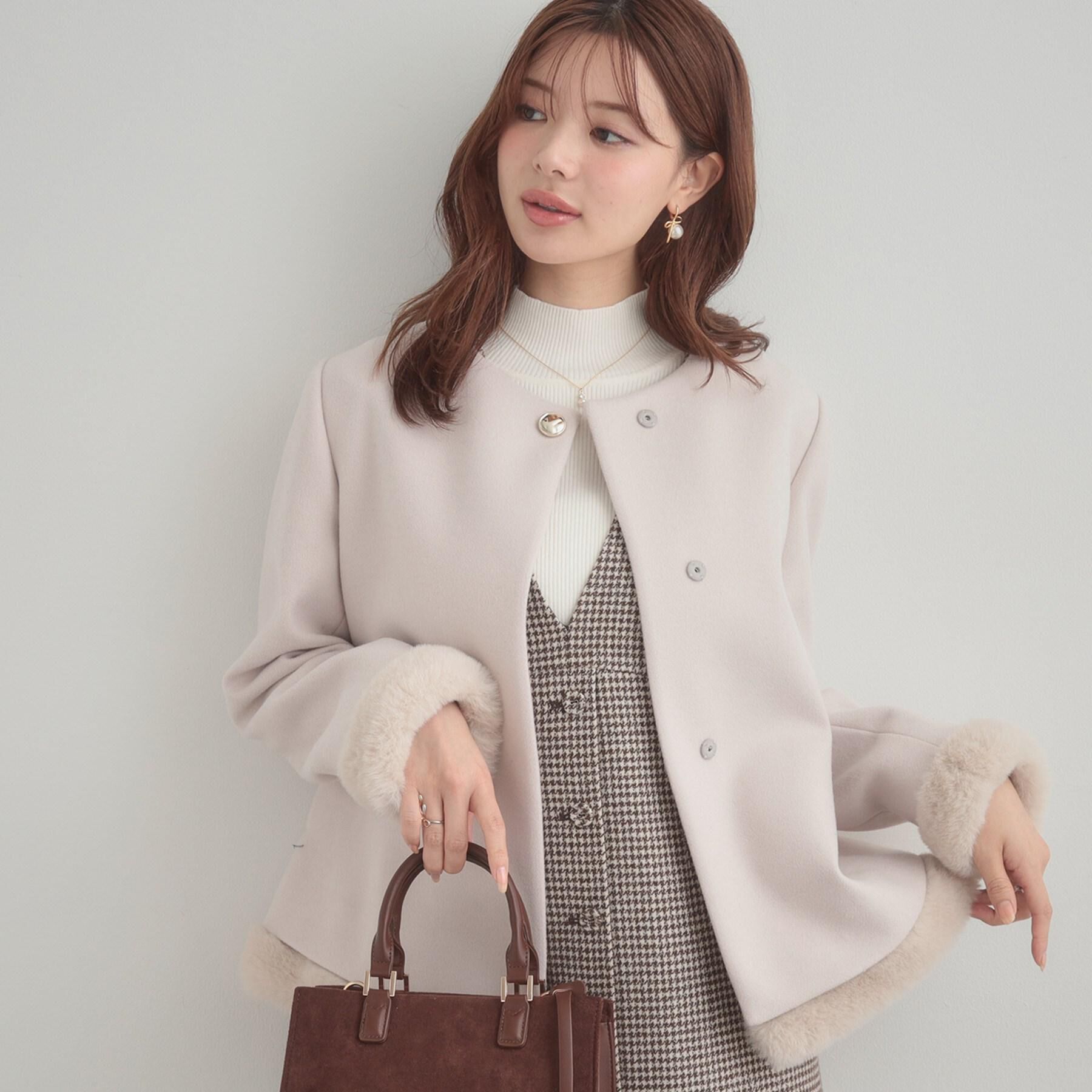 Couture broach「【大人レディ・フェイクファー取り外し可能】ケープ風ショートコート」|ノーカラーコート|