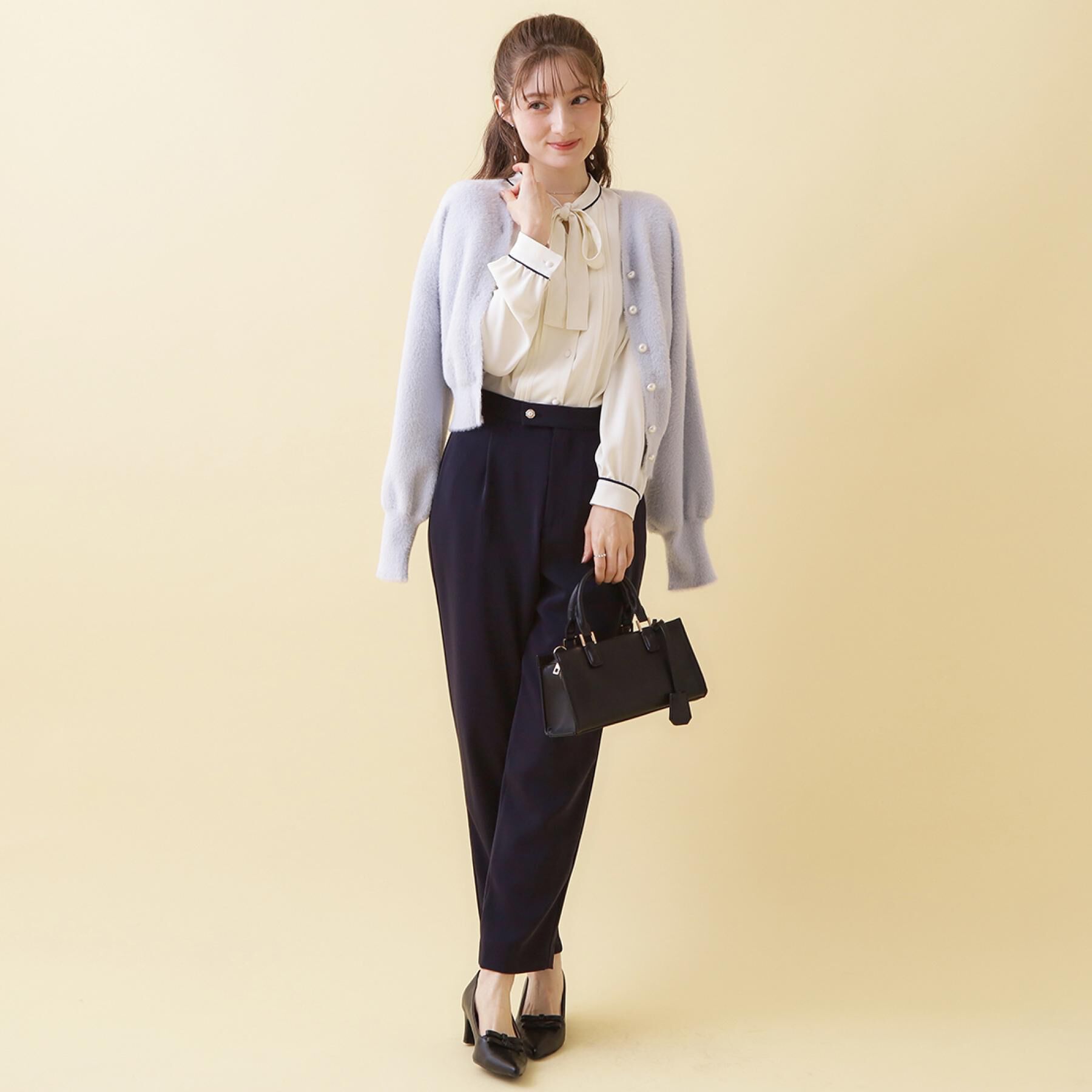 Couture broach「【ハレの日・通勤】パール調釦テーパードパンツ」|その他|